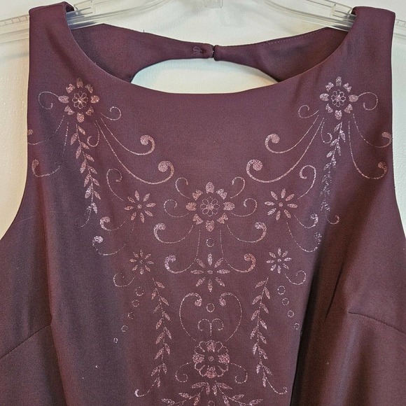 CDC Sparkling Maroon Cocktail Dress Sleeveless Cutout Back Size 10 Midi Length - Picture 3 of 14